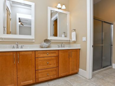 Five Bedroom Rental 125 Yards to the Beach.
